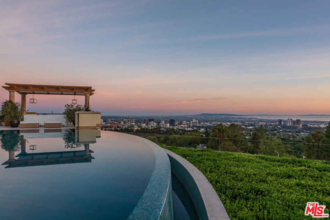 11201 Chalon Road Los Angeles, CA 90077 - Photo 59 of 65