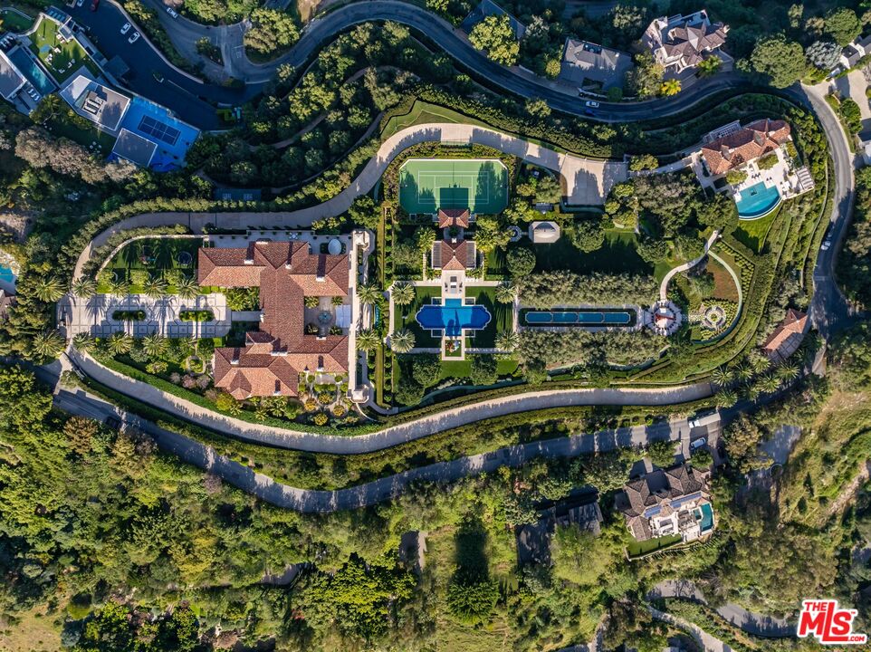 11201 Chalon Road Los Angeles, CA 90077 - Photo 8 of 65