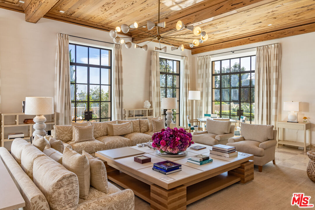 11201 Chalon Road Los Angeles, CA 90077 - Photo 10 of 65