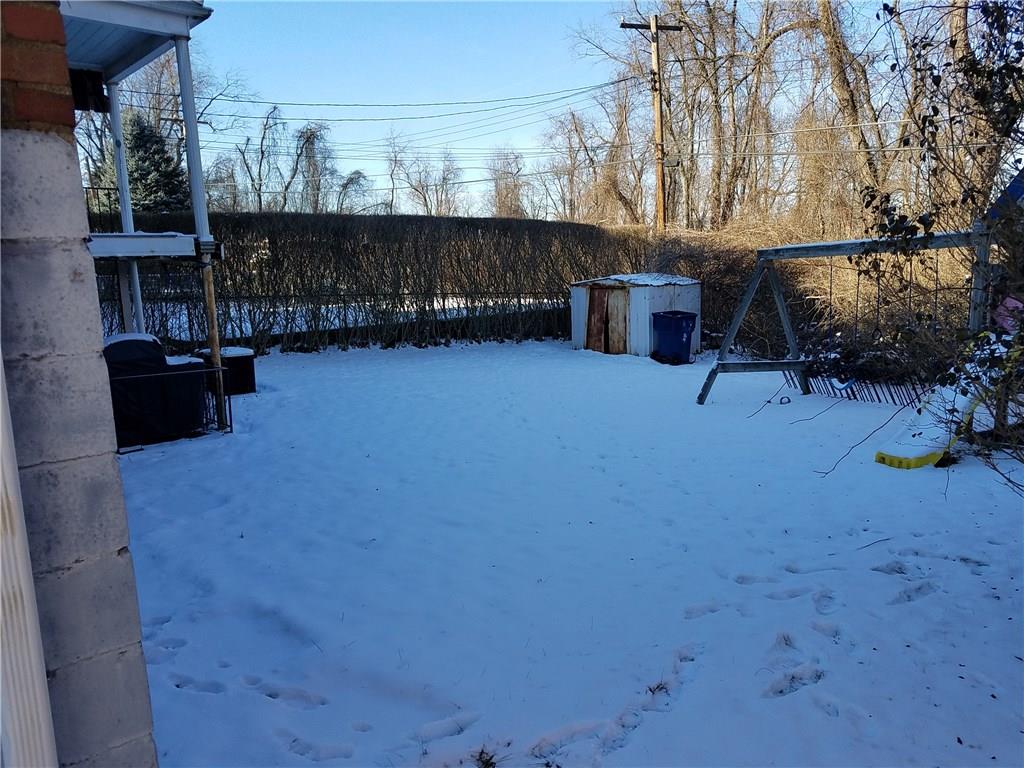 2040 Rockfield Road Pittsburgh, PA 15243 - Photo 3 of 10 Large level and private backyard