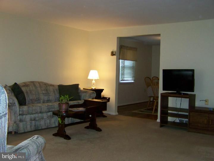 611 Cowpath Road Hatfield, PA 19440 - Photo 6 of 14 Living Room