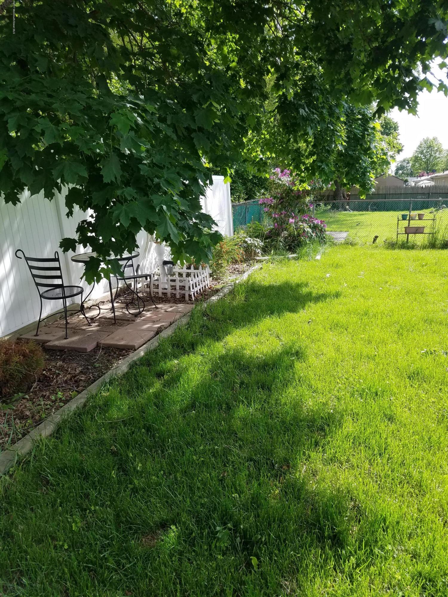 188 Princeton Road Parlin, NJ 08859 - Photo 3 of 7 YARD