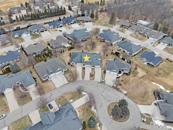$419,900 | 1064 Coronado Court, Hobart, WI 54155
