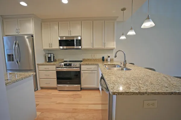 $419,900 | 1064 Coronado Court, Hobart, WI 54155