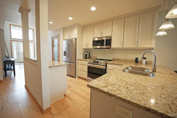 $419,900 | 1064 Coronado Court, Hobart, WI 54155