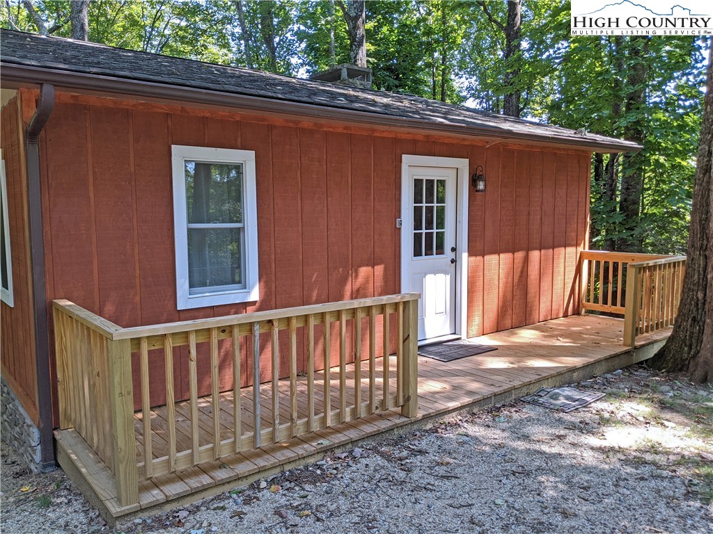 584 Horseshoe Ridge Road East Deep Gap, NC 28618 - Photo 3 of 20