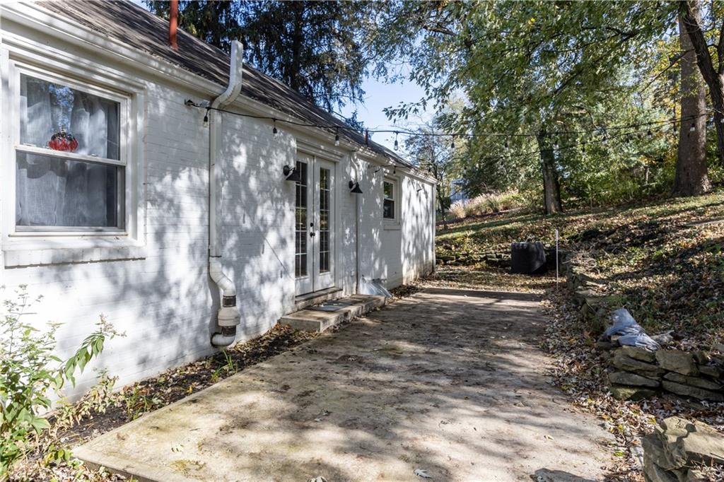 1306 Morrow Road Pittsburgh, PA 15241 - Photo 4 of 20 Gallery Image 4