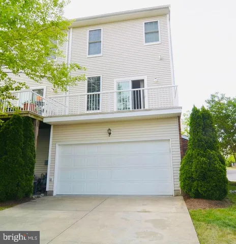 a house view with a outdoor space