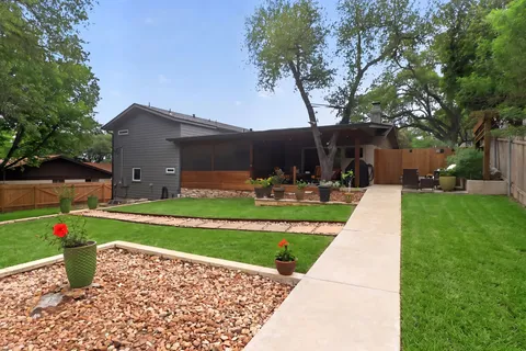 $979,000 | 8718 Tallwood Drive, Austin, TX 78759