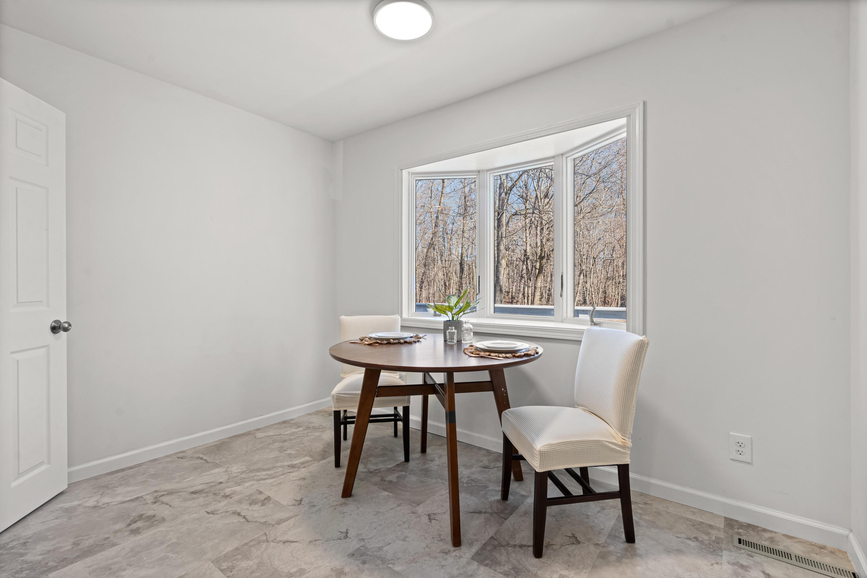 31730 Brandywine Road Gobles, MI 49055 - Photo 11 of 38 Dining Area