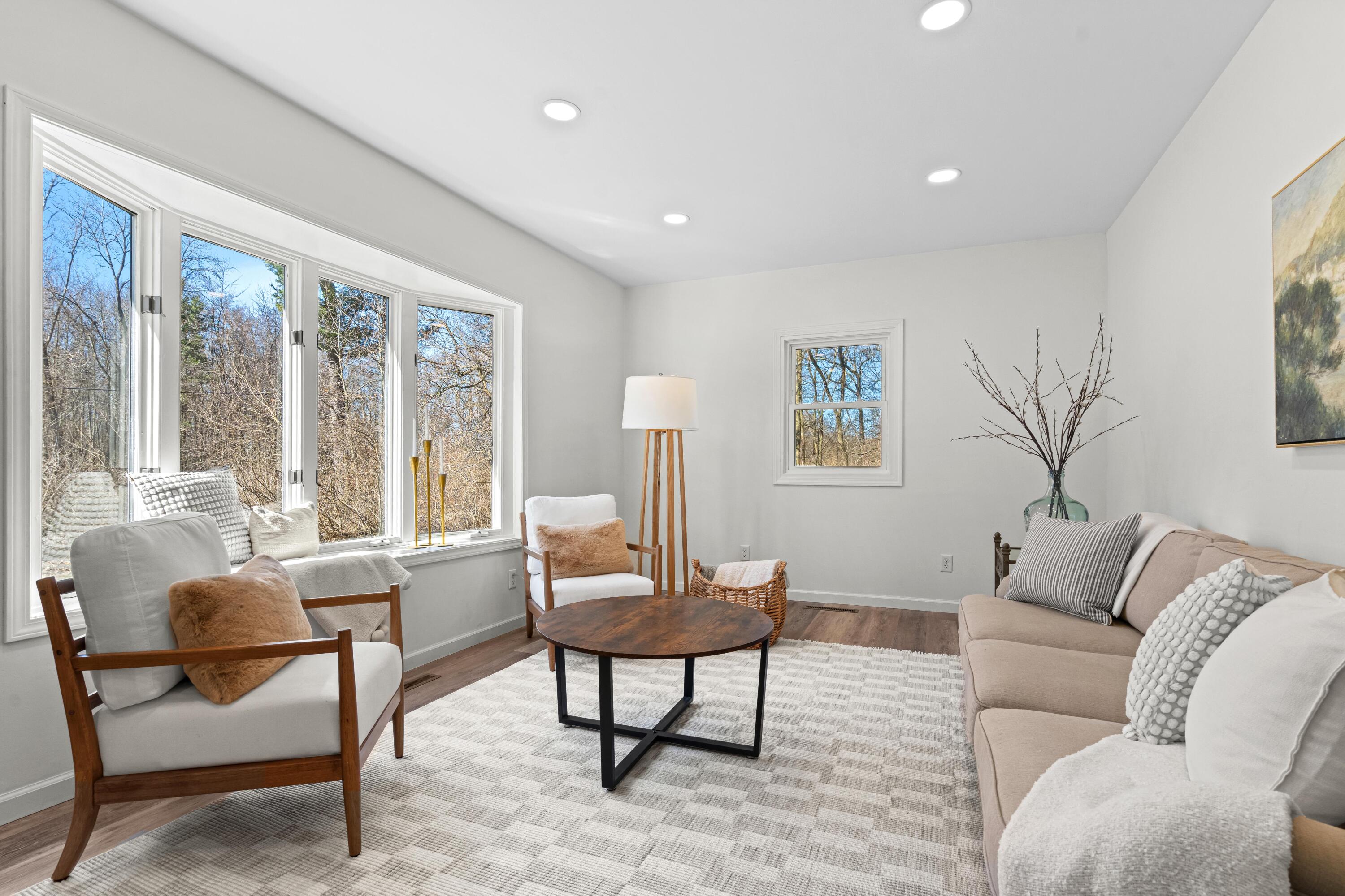 31730 Brandywine Road Gobles, MI 49055 - Photo 5 of 38 Living Room