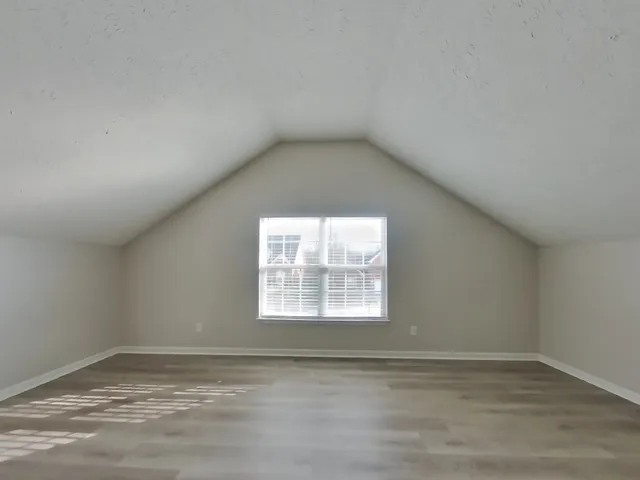a view of empty room with window