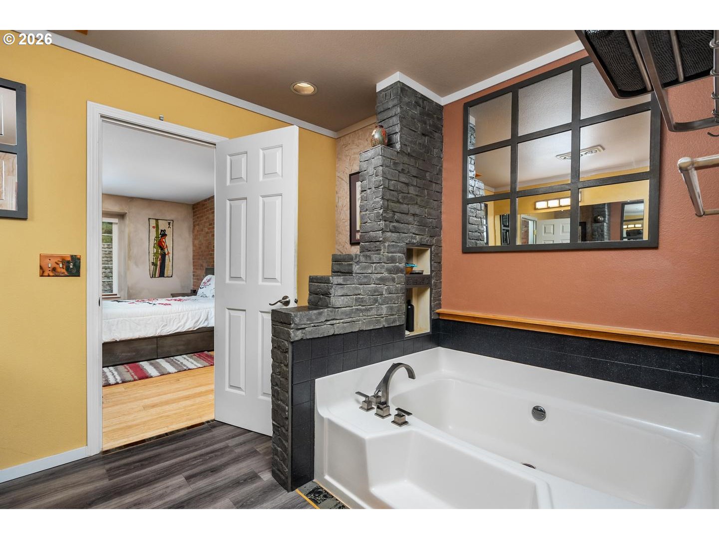 1840 Rees Hill Road Southeast, Unit 19 Salem, OR 97306 - Photo 17 of 34 a bathroom with a tub sink and mirror