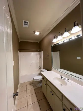 $2,300 | 6400 Pelican Crossing Drive, Gonzales, LA 70737