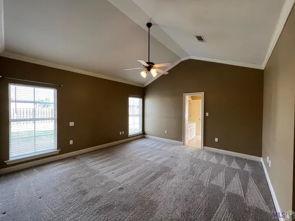 $2,300 | 6400 Pelican Crossing Drive, Gonzales, LA 70737