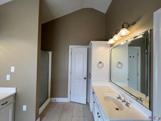 $2,300 | 6400 Pelican Crossing Drive, Gonzales, LA 70737