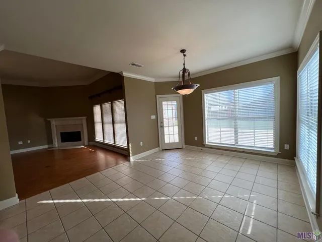 $2,300 | 6400 Pelican Crossing Drive, Gonzales, LA 70737