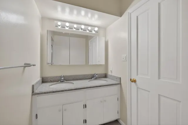 $5,999,000 | 746 Jacaranda Circle, Hillsborough, CA 94010