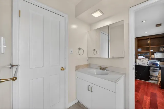 $5,999,000 | 746 Jacaranda Circle, Hillsborough, CA 94010