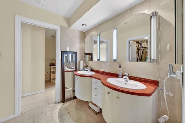 $5,999,000 | 746 Jacaranda Circle, Hillsborough, CA 94010