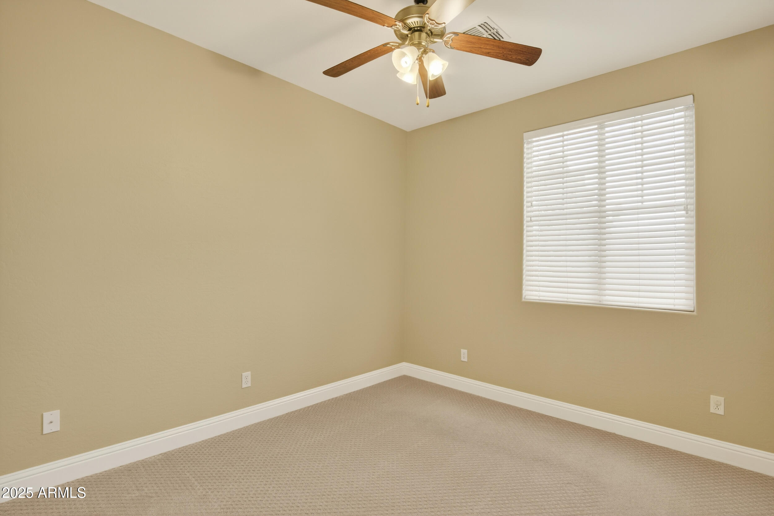 17368 West Red Bird Road Surprise, AZ 85387 - Photo 43 of 82 44_056_166_agent_ossurp