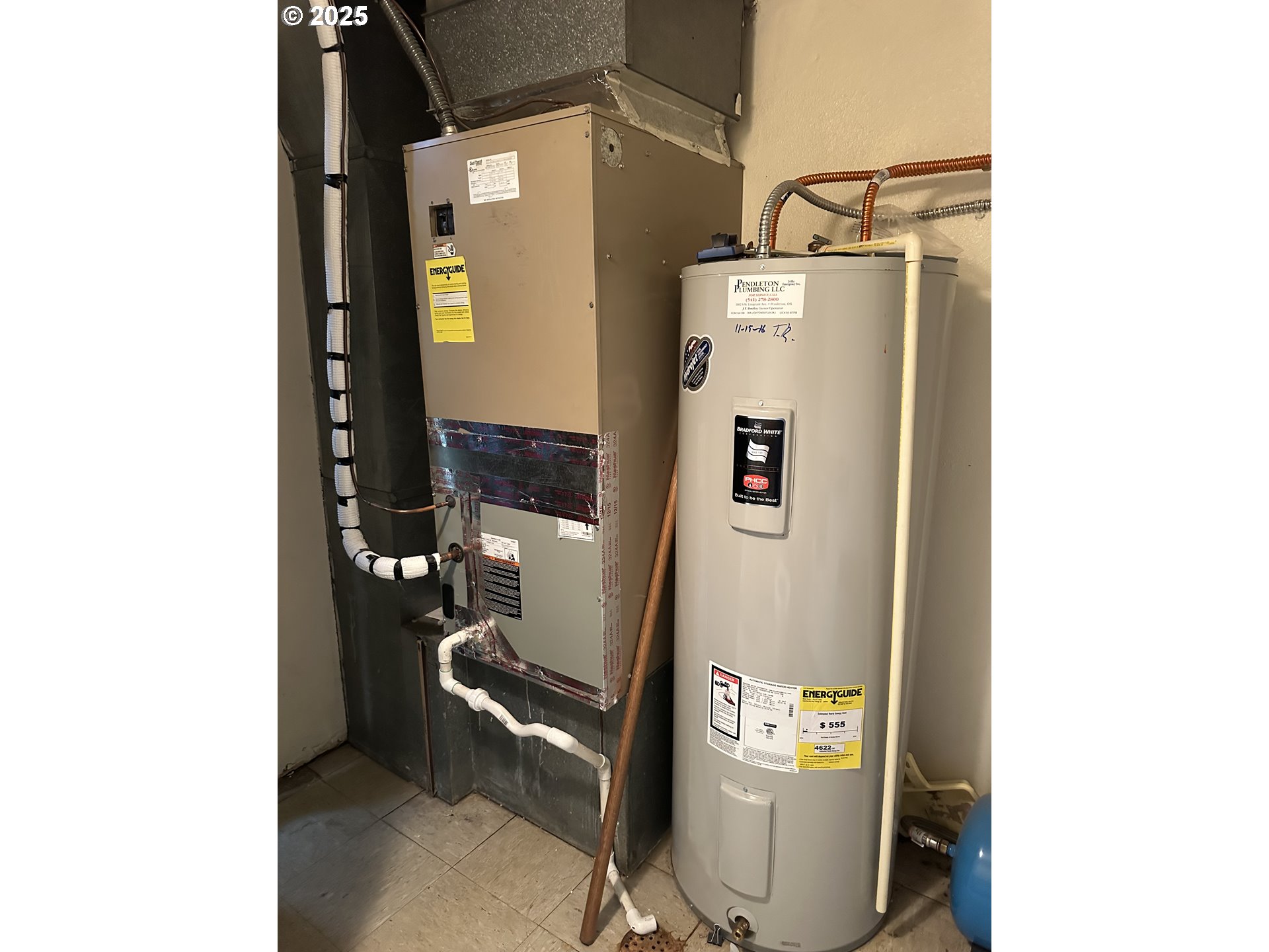 46576 Mission Road Pendleton, OR 97801 - Photo 16 of 31 a utility room with dryer and washer
