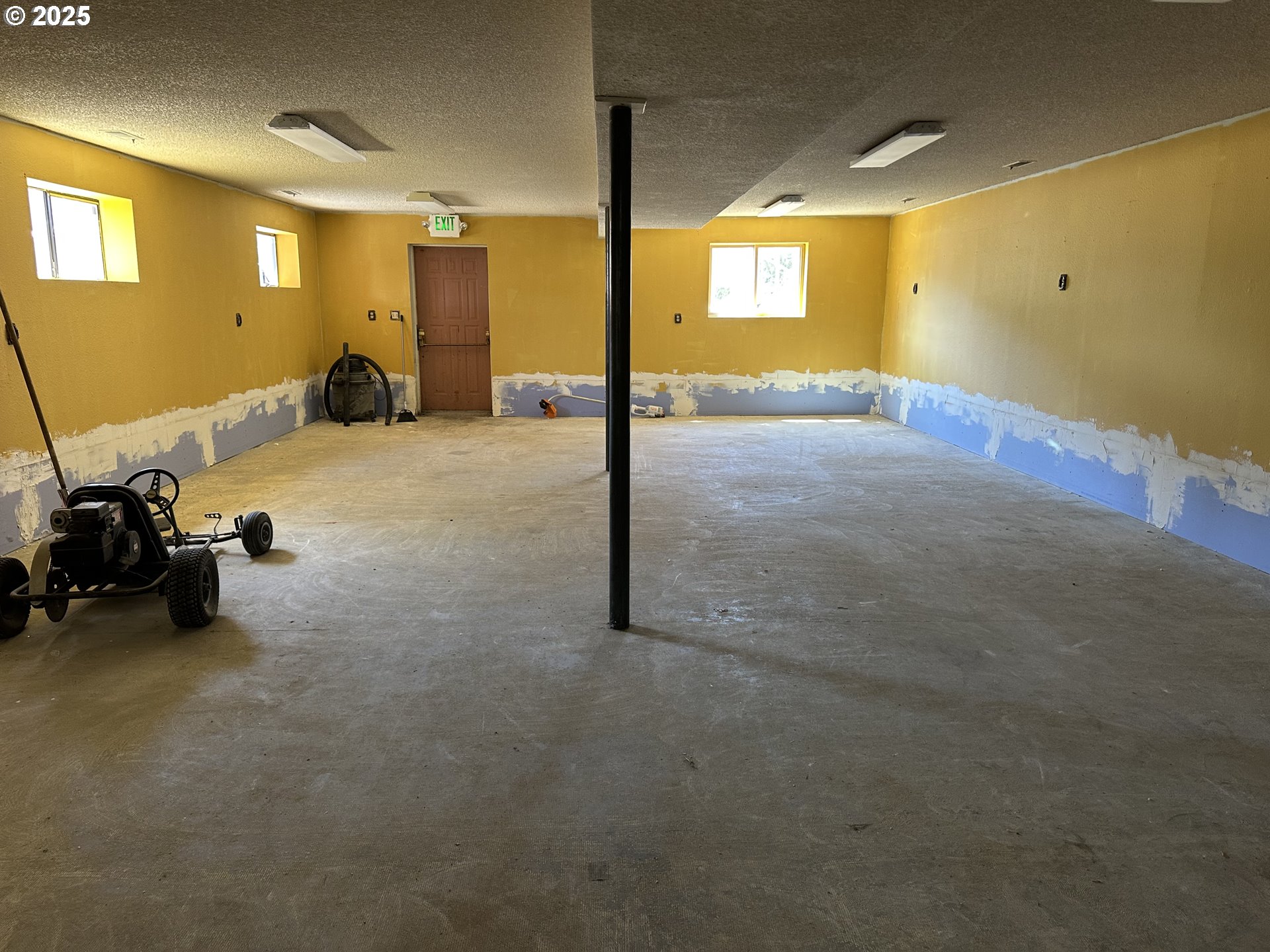 46576 Mission Road Pendleton, OR 97801 - Photo 19 of 31 a view of a room with gym equipment