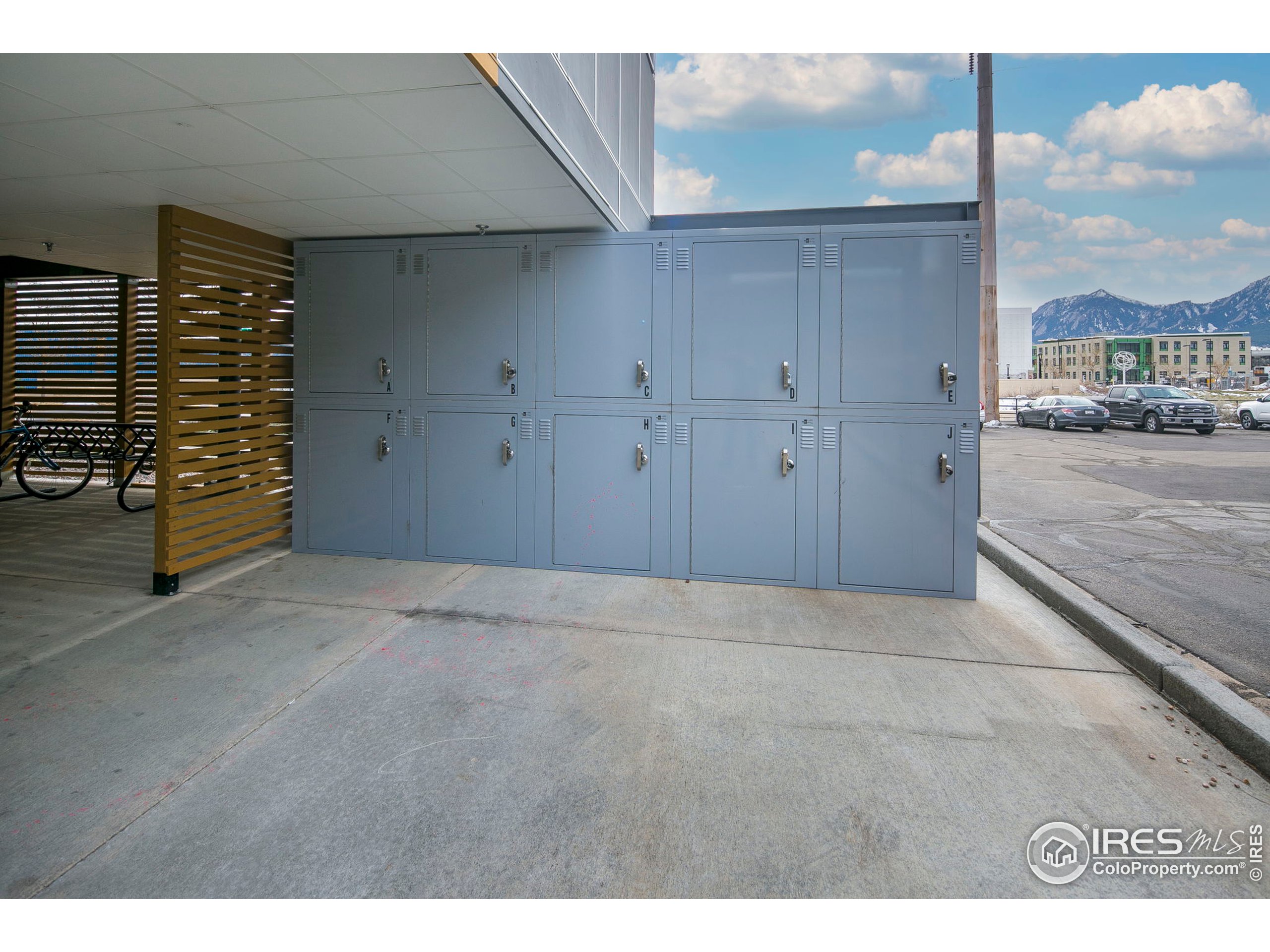 2445 Junction Place, Unit 103 Boulder, CO 80301 - Photo 18 of 29 a view of an empty room