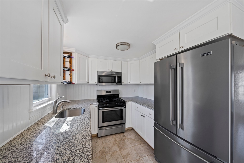 42 Colburne Path Yarmouth, MA 02673 - Photo 4 of 38 Gallery Image 4