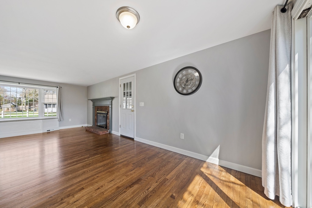 42 Colburne Path Yarmouth, MA 02673 - Photo 8 of 38 Gallery Image 8