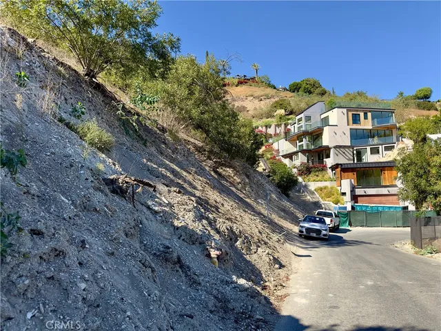 $299,900 | 3747 Camino De La Cumbre, Sherman Oaks, CA 91423