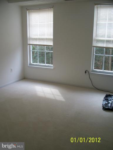 661 Deering Road, Unit 3G Pasadena, MD 21122 - Photo 6 of 12 Family Room