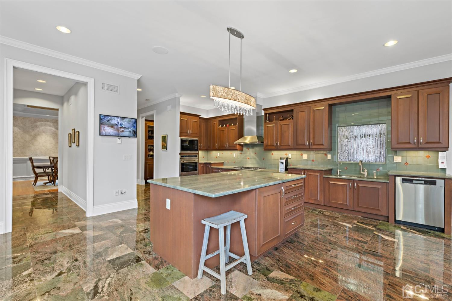 8 Madden Court Edison, NJ 08820 - Photo 16 of 75