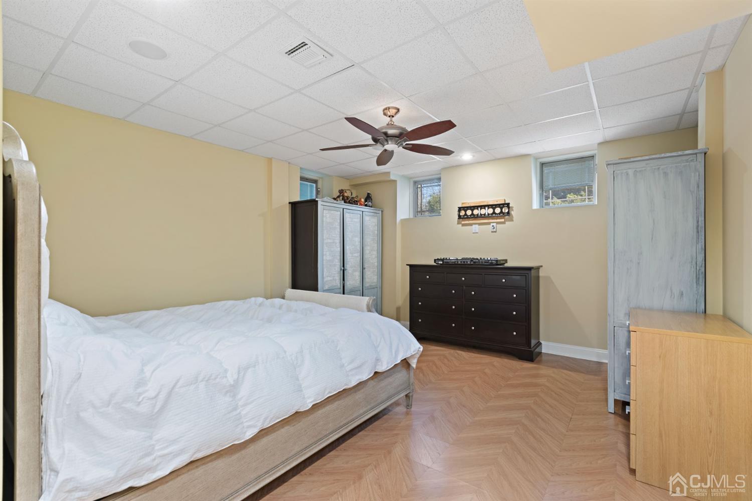 8 Madden Court Edison, NJ 08820 - Photo 40 of 75