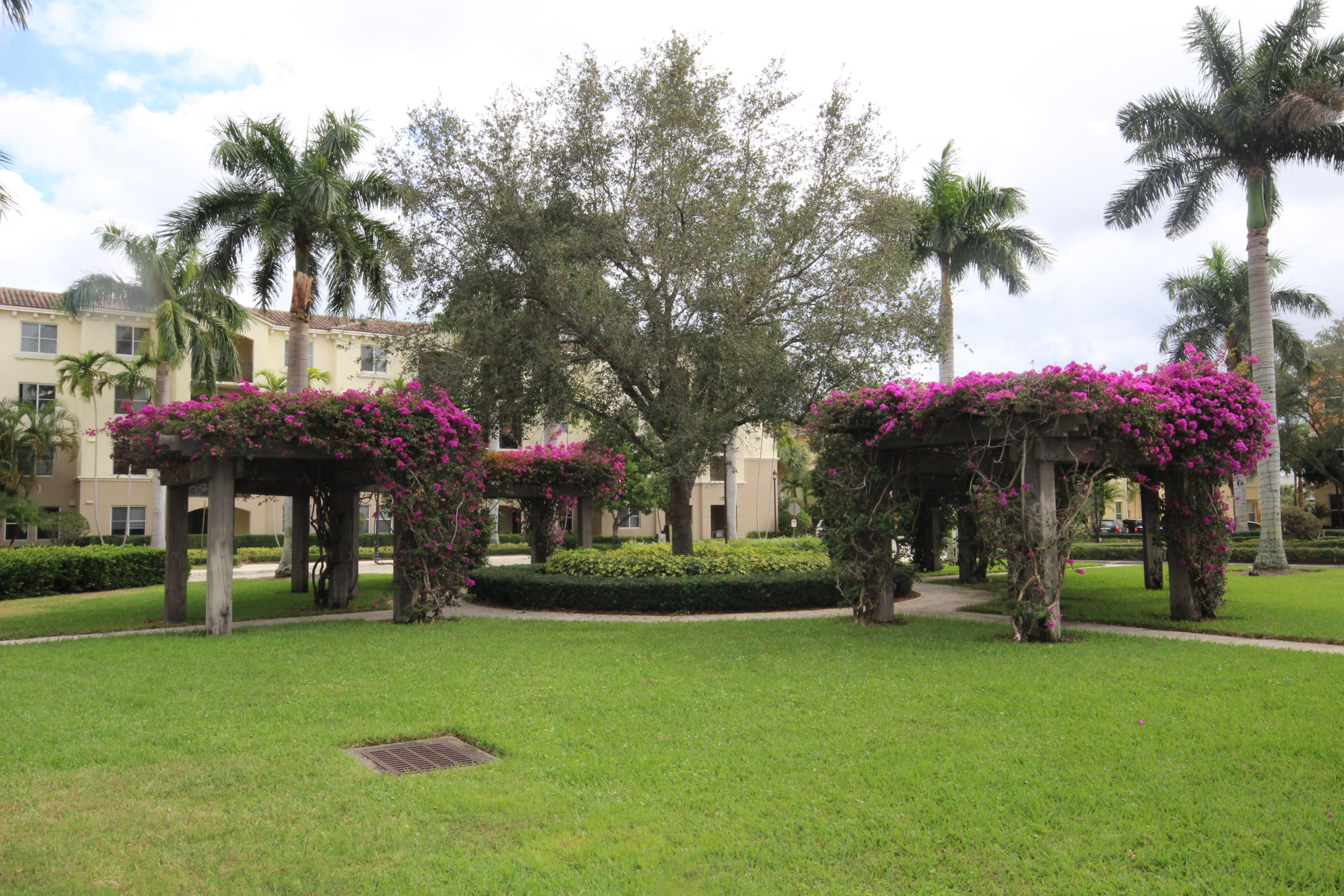 3301 Renaissance Way, Unit 301 Boynton Beach, FL 33426 - Photo 25 of 38 Green Belt Area