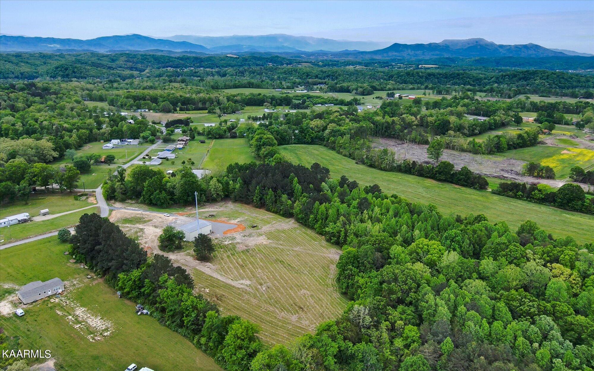266 Buffalo Road Bybee, TN 37713 - Photo 3 of 13 3-266-Buffalo-Rd-Bybee-TN-3