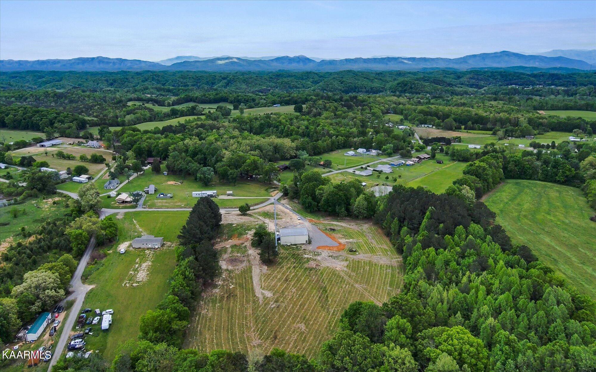 266 Buffalo Road Bybee, TN 37713 - Photo 4 of 13 4-266-Buffalo-Rd-Bybee-TN-4