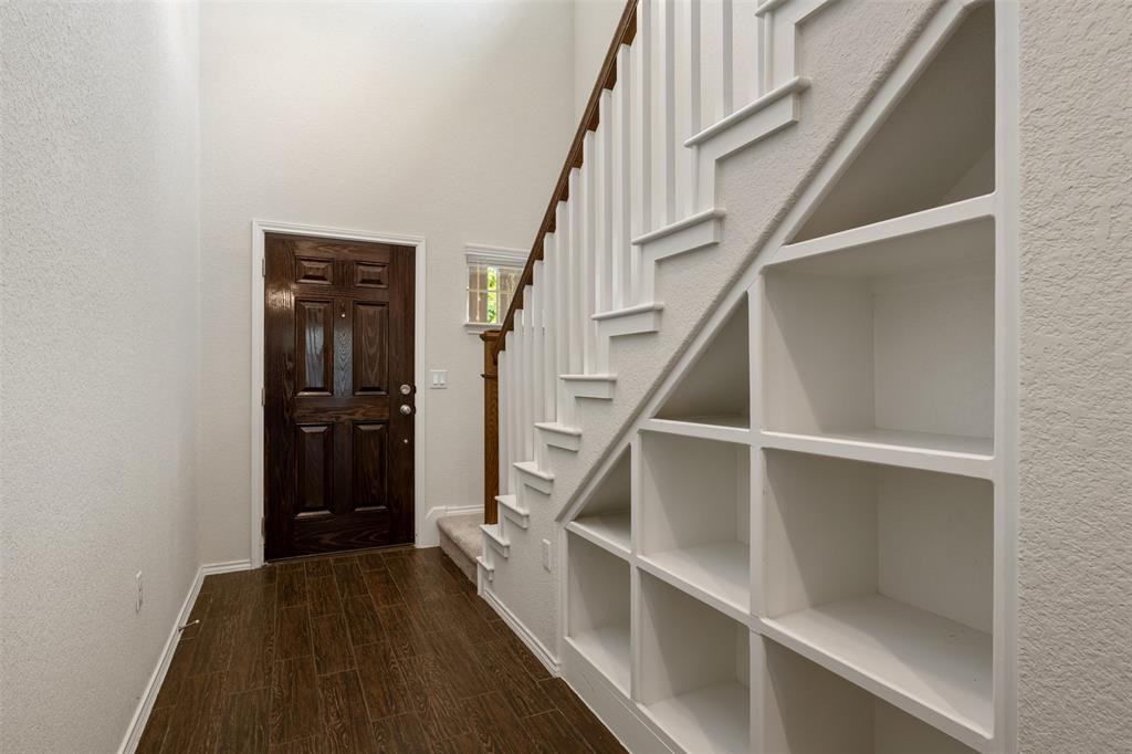 10612 Turnbull Loop, Unit 30 Austin, TX 78717 - Photo 3 of 30 a view of entryway