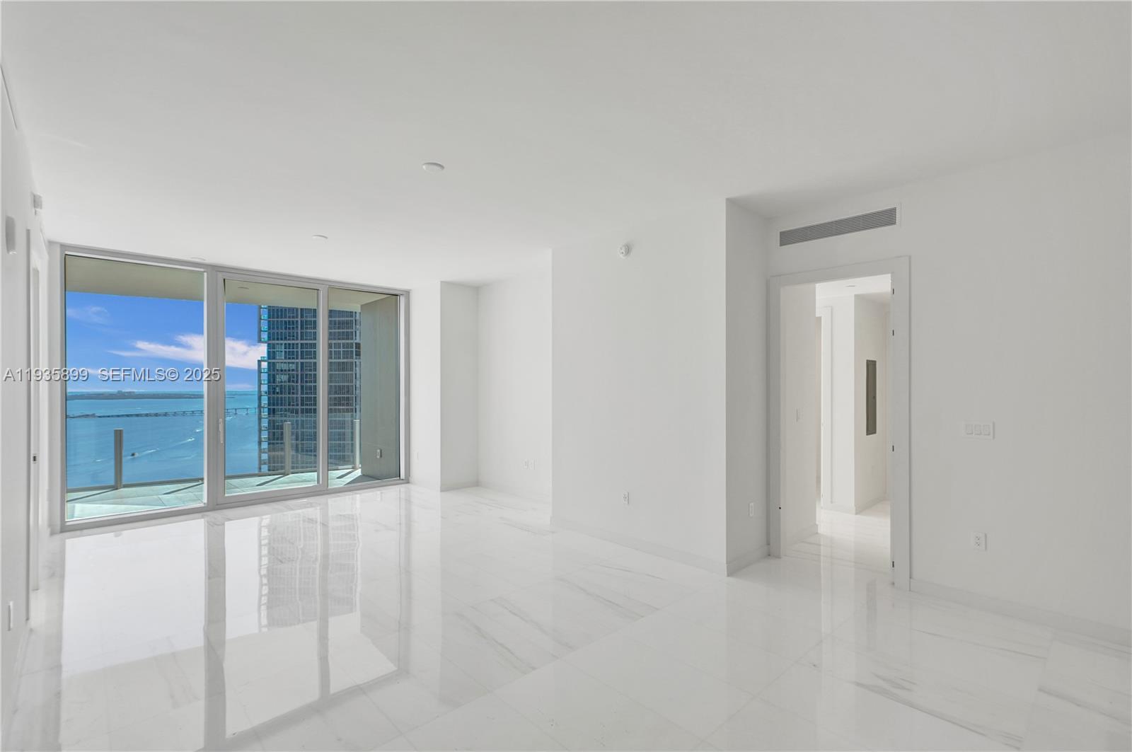 300 Biscayne Blvd Way, Unit 3605W Miami, FL 33131 - Photo 14 of 65 a view of an entryway