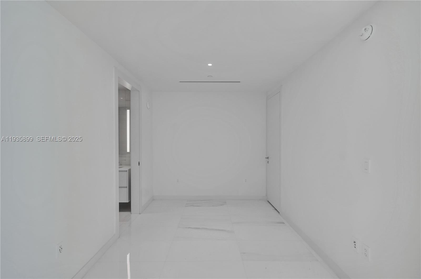 300 Biscayne Blvd Way, Unit 3605W Miami, FL 33131 - Photo 17 of 65 a view of room