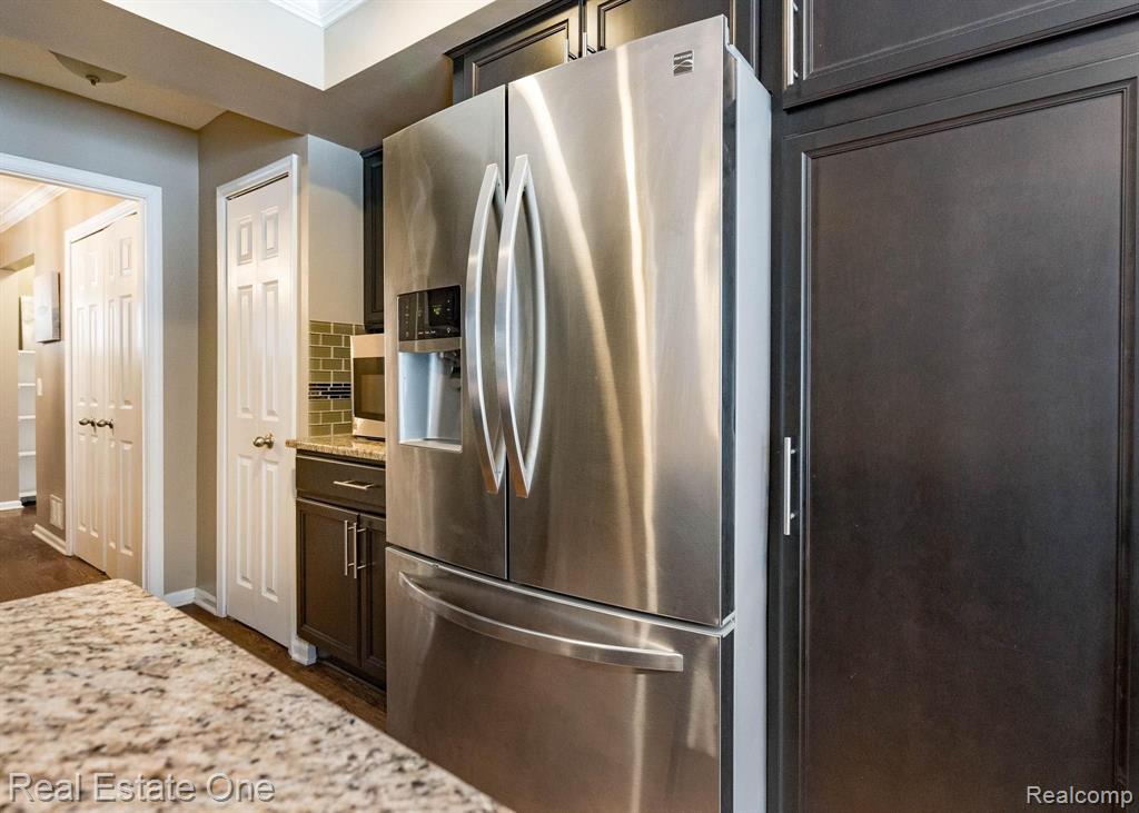 4254 Beach Road Troy, MI 48098 - Photo 17 of 54 Gallery Image 17