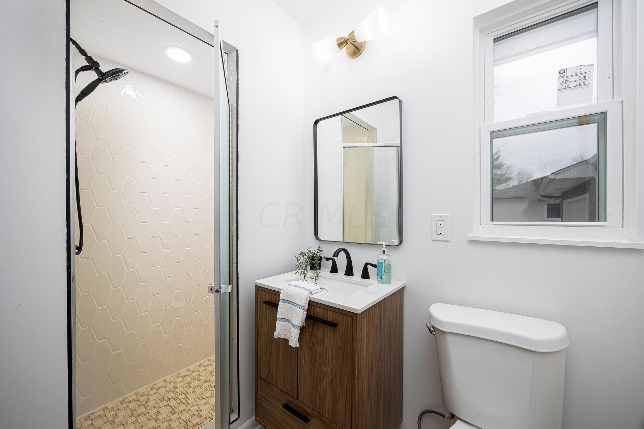 2864 Castlewood Road Columbus, OH 43209 - Photo 17 of 45 Full Bath 1