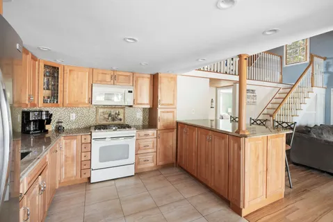 $3,395,000 | 38 East Beach Drive, Southampton, NY 11968