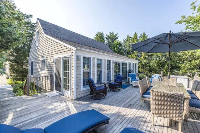 $3,395,000 | 38 East Beach Drive, Southampton, NY 11968