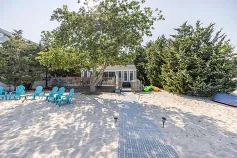 $3,395,000 | 38 East Beach Drive, Southampton, NY 11968