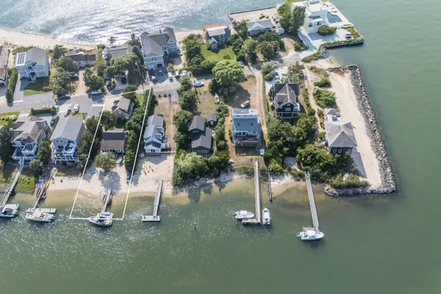 $3,395,000 | 38 East Beach Drive, Southampton, NY 11968