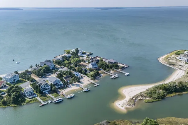 $3,395,000 | 38 East Beach Drive, Southampton, NY 11968