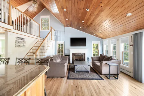 $3,395,000 | 38 East Beach Drive, Southampton, NY 11968