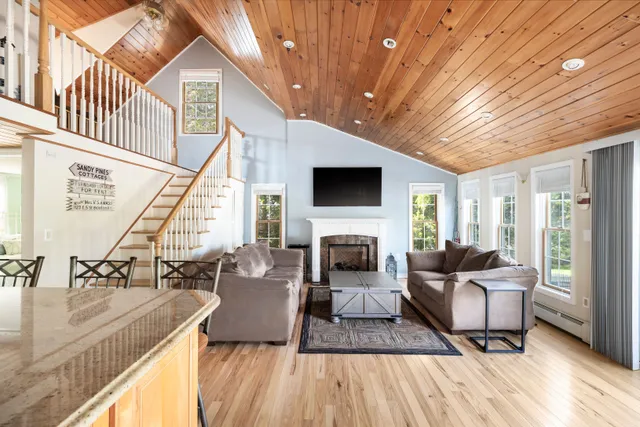 $3,395,000 | 38 East Beach Drive, Southampton, NY 11968