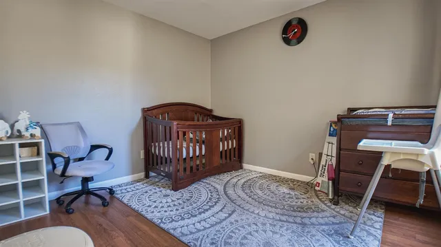 a view of a livingroom with furniture